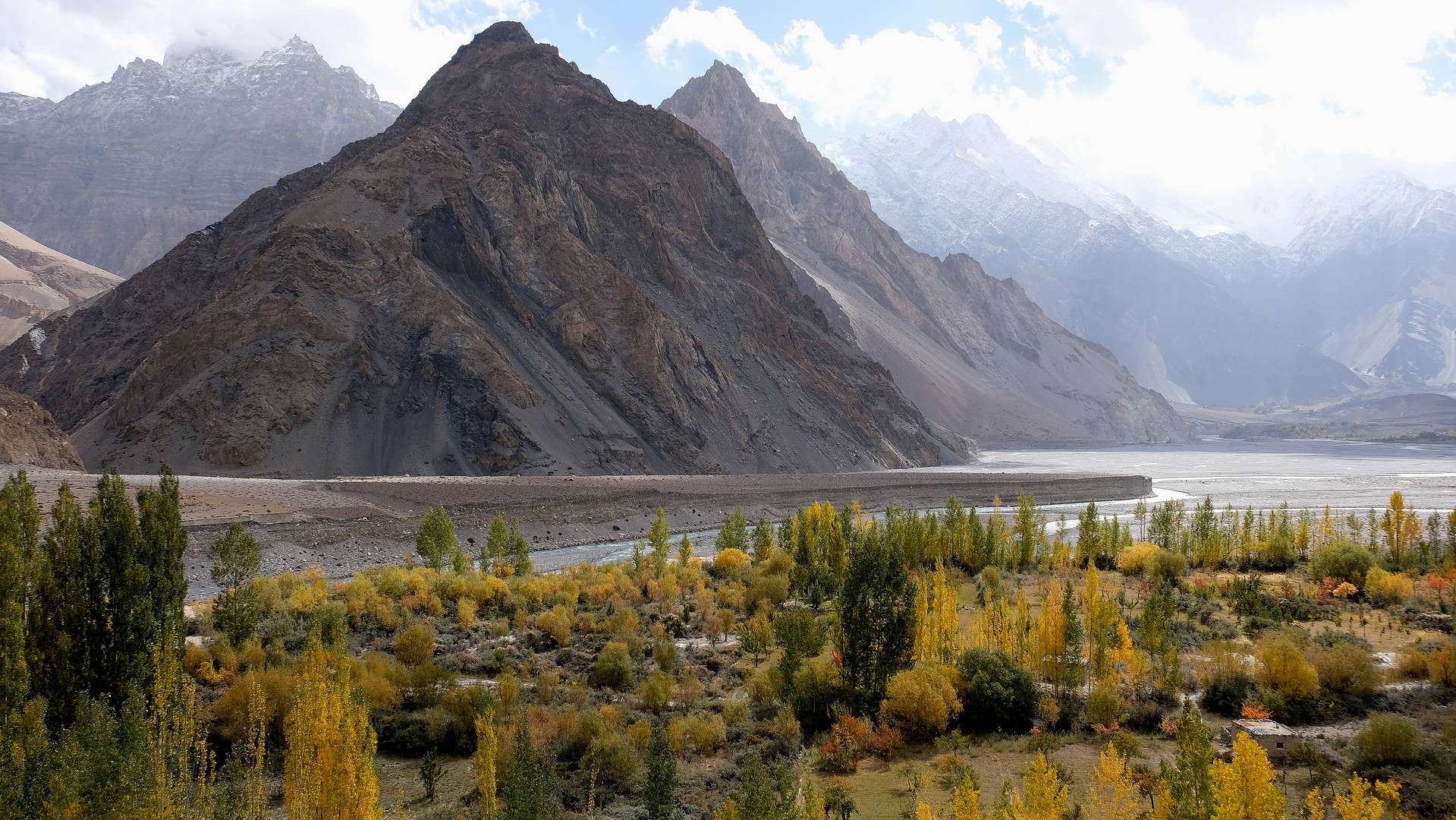 vor den Toren Passu`s - Hunza Valley, Pakistan 