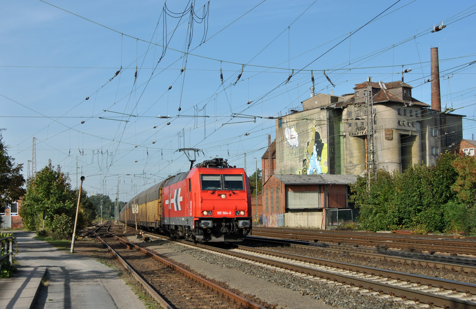 Vor der alten Futtermittelfabrik (2)