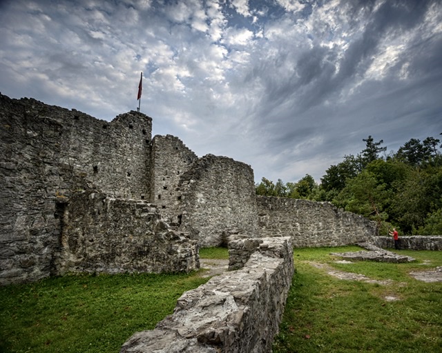 Vor der Burg