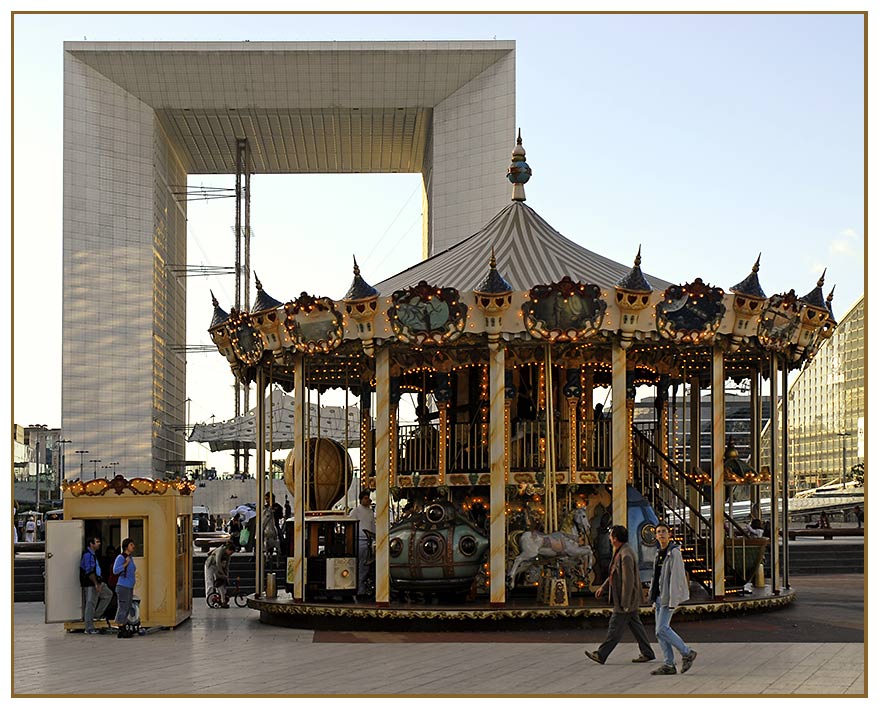 Vor der Grande Arche