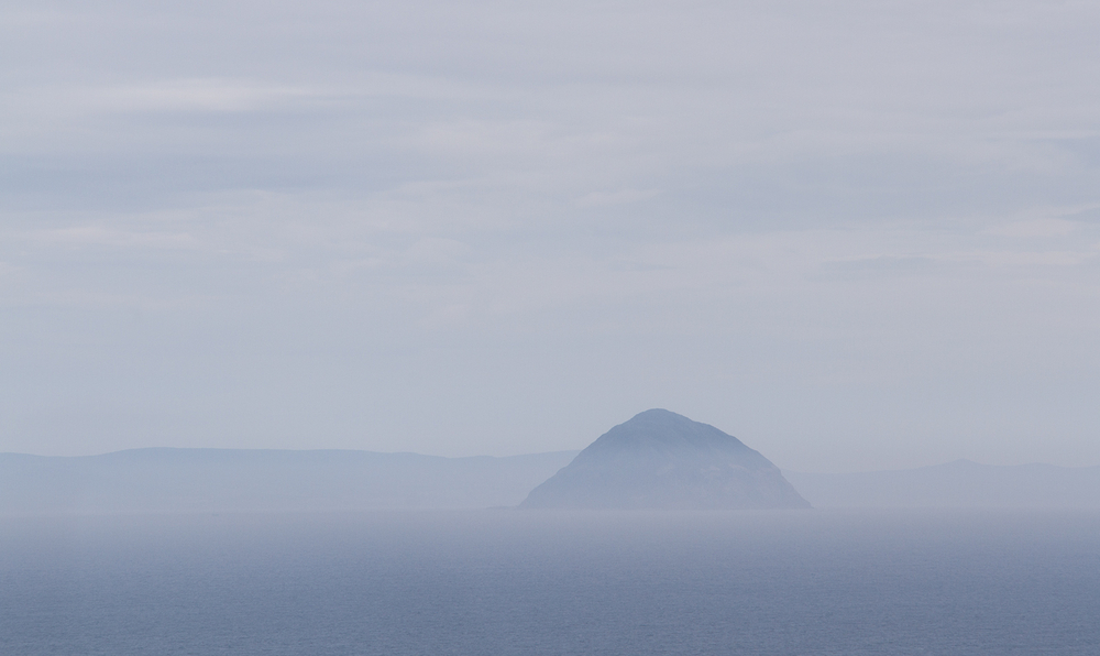 ... vor der Isle of Arran im Dunst ...