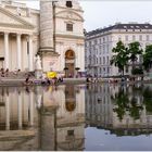 Vor der Karlskirche (1)