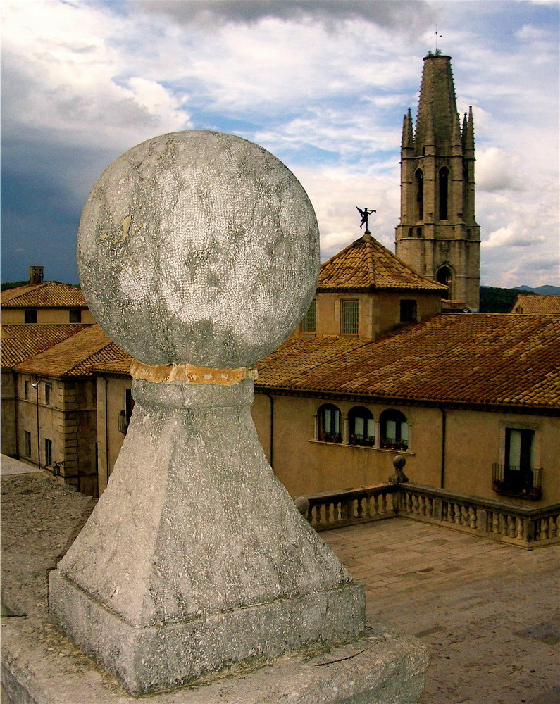 Vor der Kathedrale von Girona...