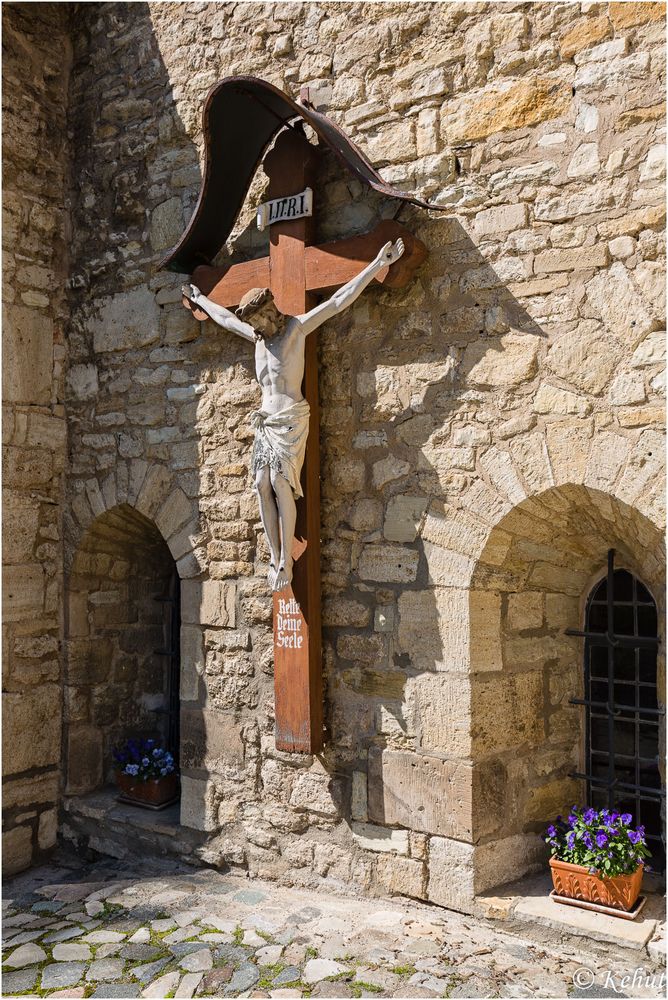 Vor der Klosterkirche St. Peter und Paul Hadmersleben