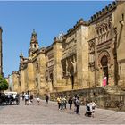 Vor der Mezquita-Kathedrale von Cordoba, Andalusien