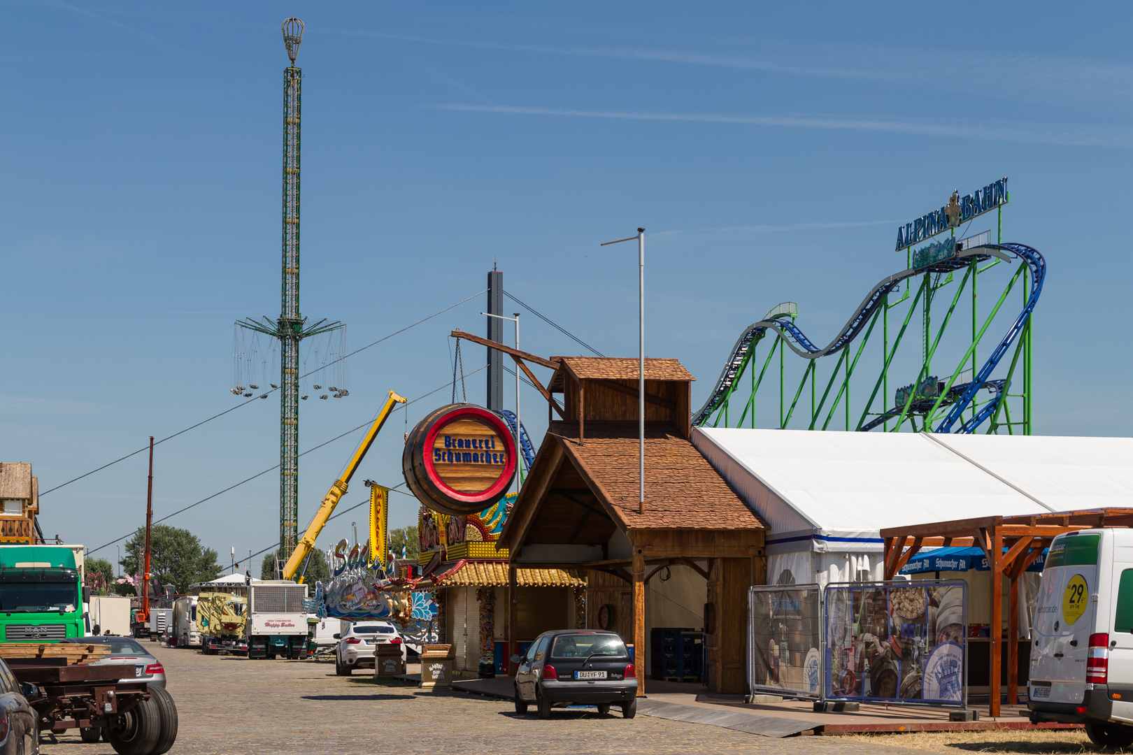 Vor der ... Rheinkirmes Düsseldorf_V04