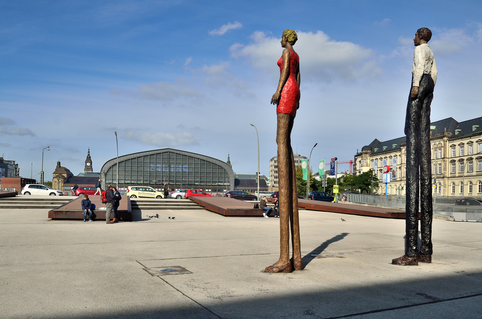 Vor der Zentralbibliothek Hamburg