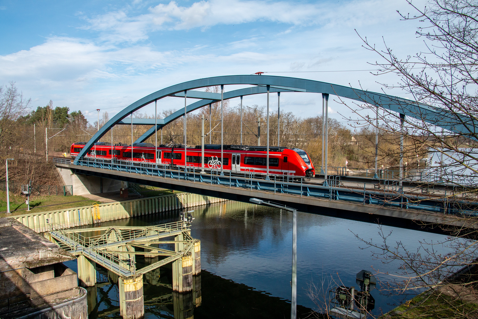 Vor der Zwillingsschachtschleuse...