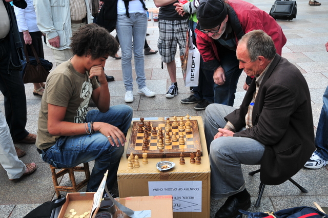 vor Dom Köln Schachspiel