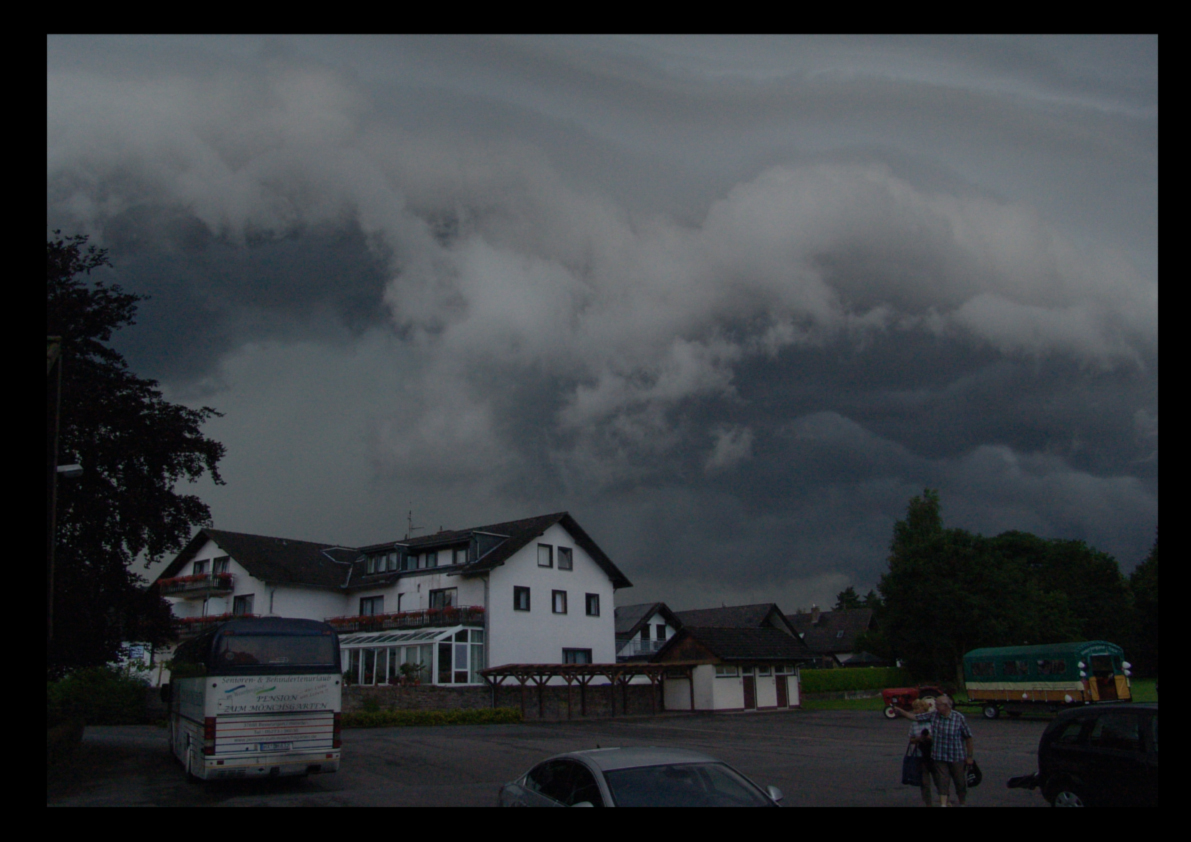 Vor einem Gewitter an der Weser