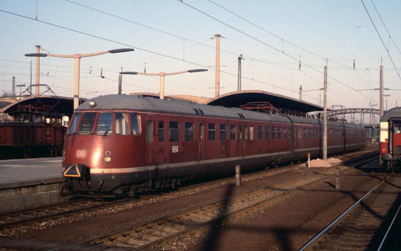 Vor fast 40 Jahren: Frühmorgens; Heidelberg Hbf