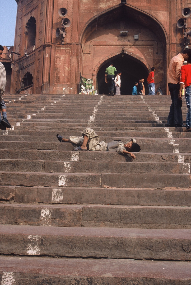 Vor Indiens größter Moschee in Delhi