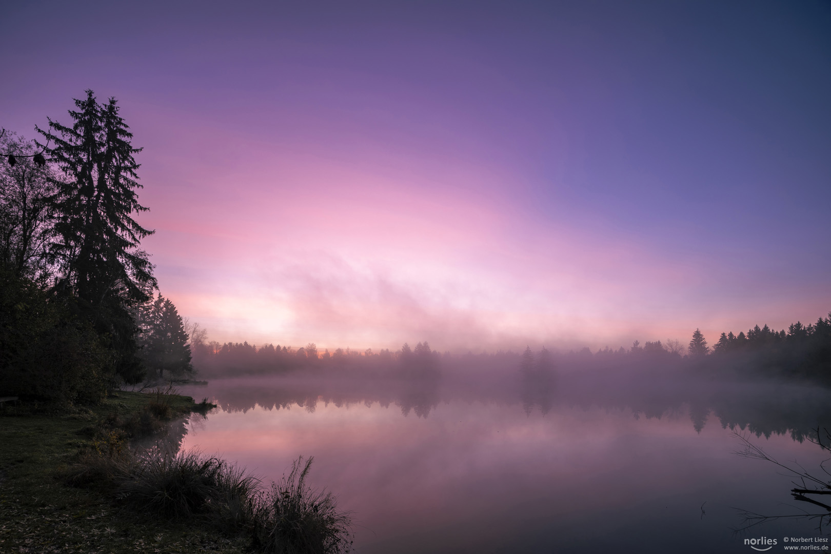 Vor Sonnenaufgang am See