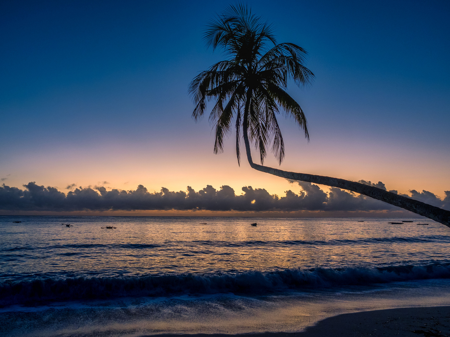 Vor Sonnenaufgang am Strand von Kiwengwa, Sansibar