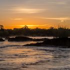Vor Sonnenaufgang auf dem Okavango