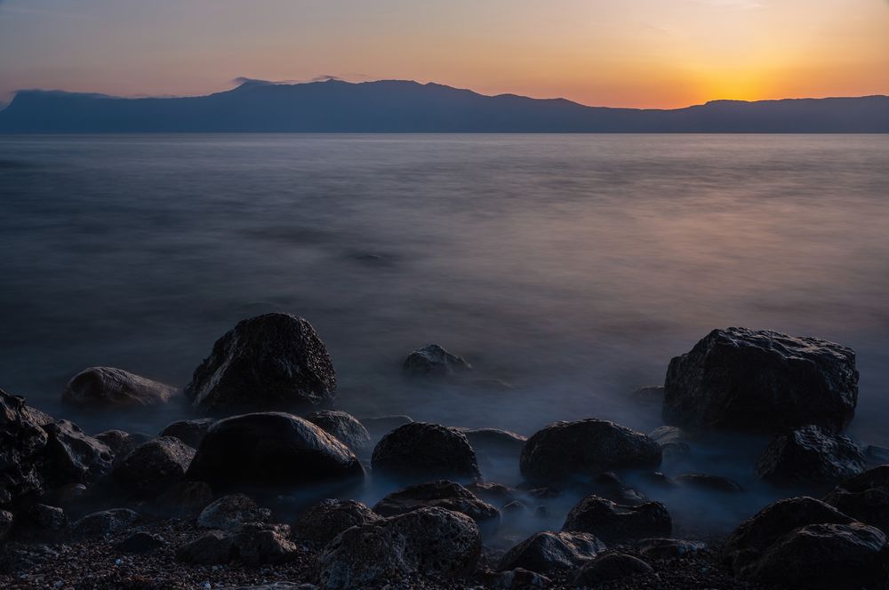 Vor Sonnenaufgang - Spur der Steine