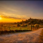 Vor Sonnenuntergang auf dem Weg nach Pienza: Palazzo Massaini