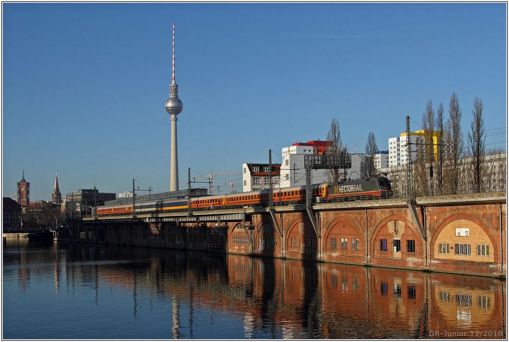 Vorbei am S-Bhf Jannowitzbrücke...