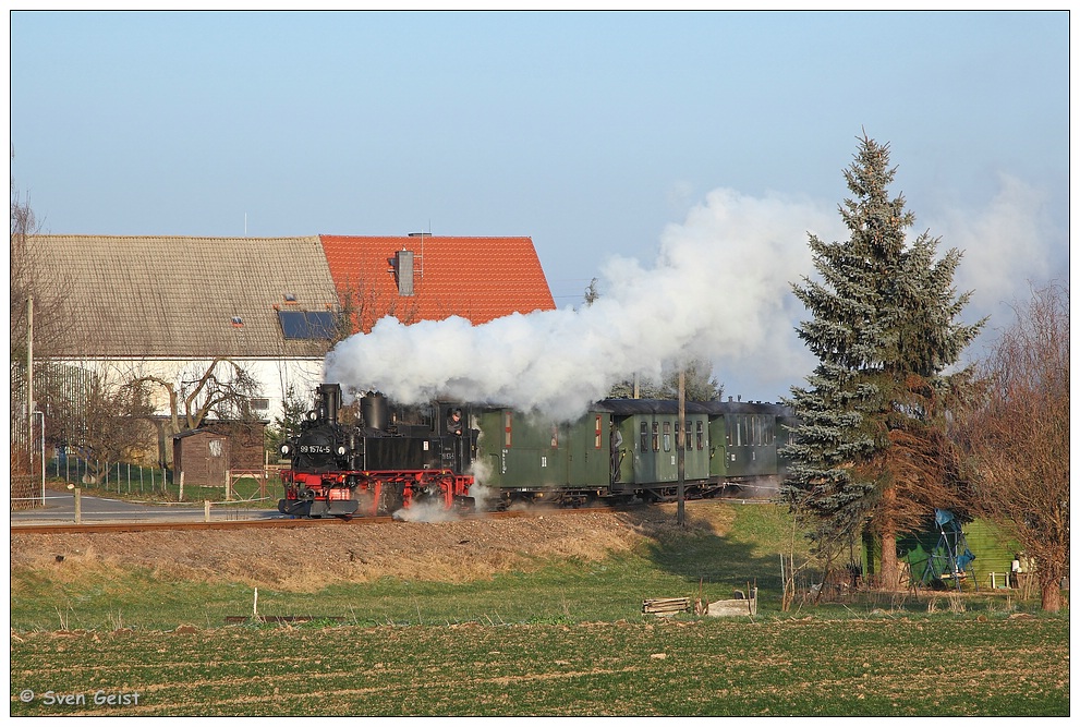 Vorbei an Schwetaer Gärten in der Wintersonne