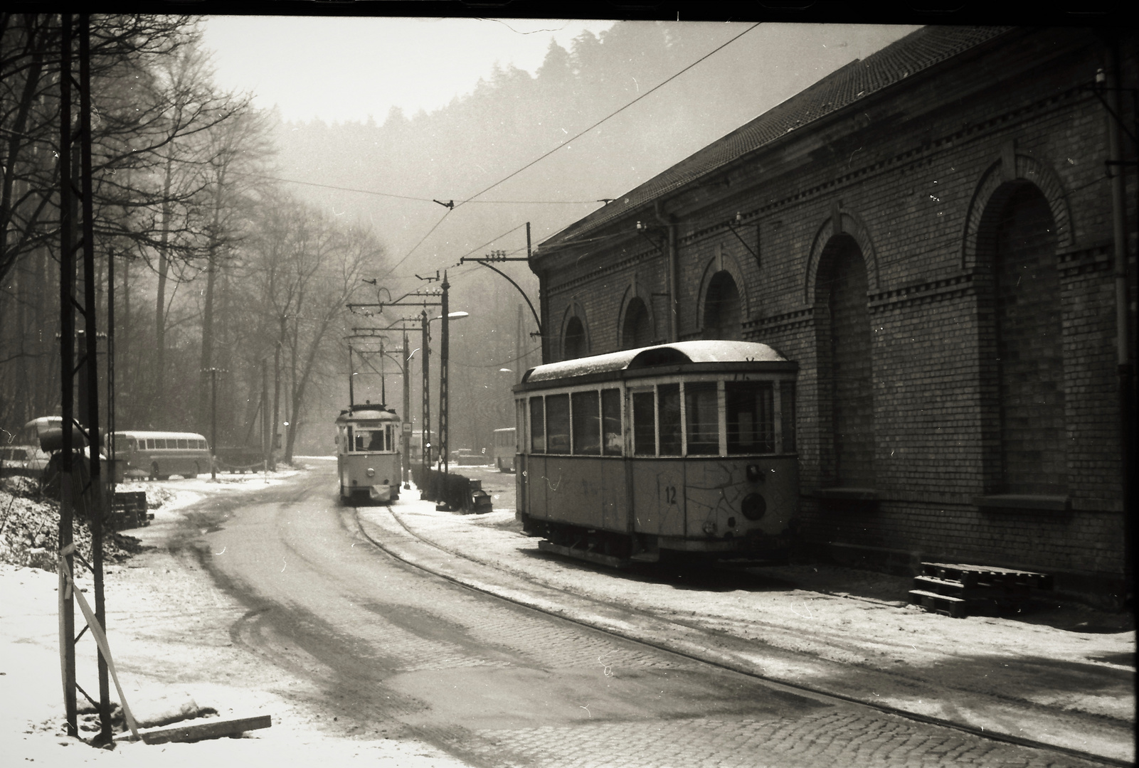 Vorbeifahrt am Depot .