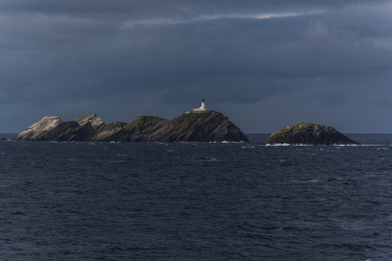 Vorbeifahrt an den Shetland Inseln