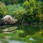 Vorbeifahrt an einem Felsen