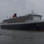 Vorbeifahrt der QM2