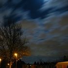 Vorbeiziehende Wolken in einer Mondnacht
