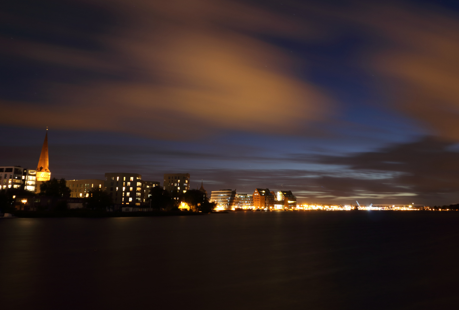 Vorbeiziehende Wolken über Rostock