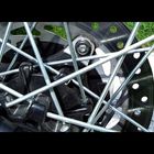 Vorderrad - Bremsscheibe einer Honda Dominator
