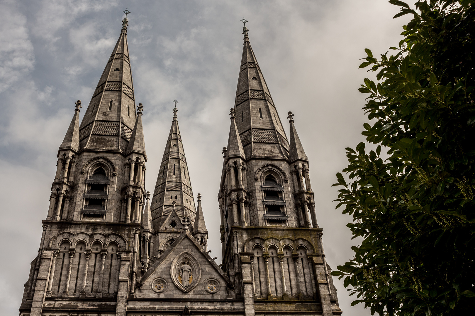 Vorderseite der Saint Fin Barre's Cathedral