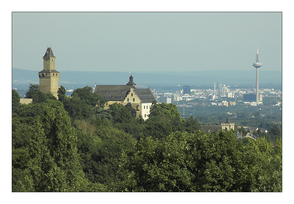 Vordertaunus und Frankfurt im August