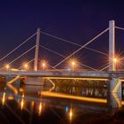 Vorest Brücke in Linz bei Nacht