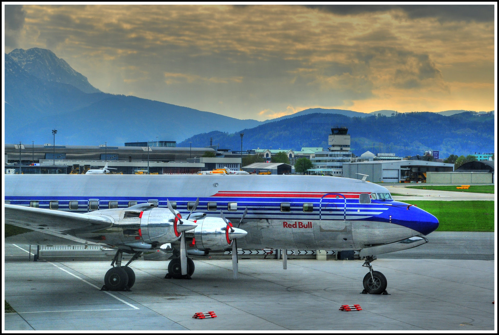 VORFELD HANGAR 7