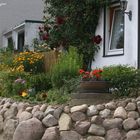 Vorgarten mit Steinmauer 2