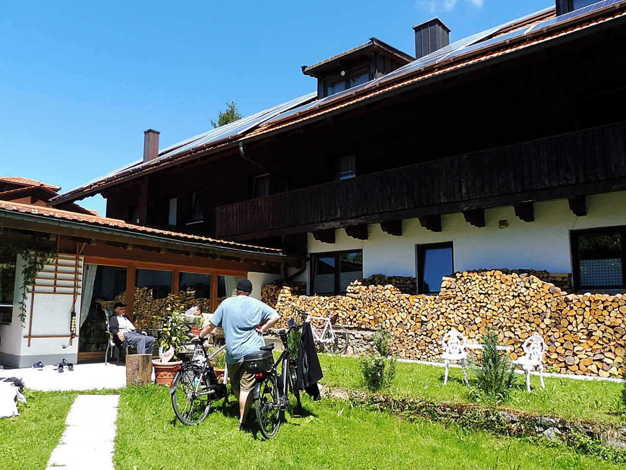 Vorgesorgt für den Winter... oder viel Holz vor der Hütte....:-))