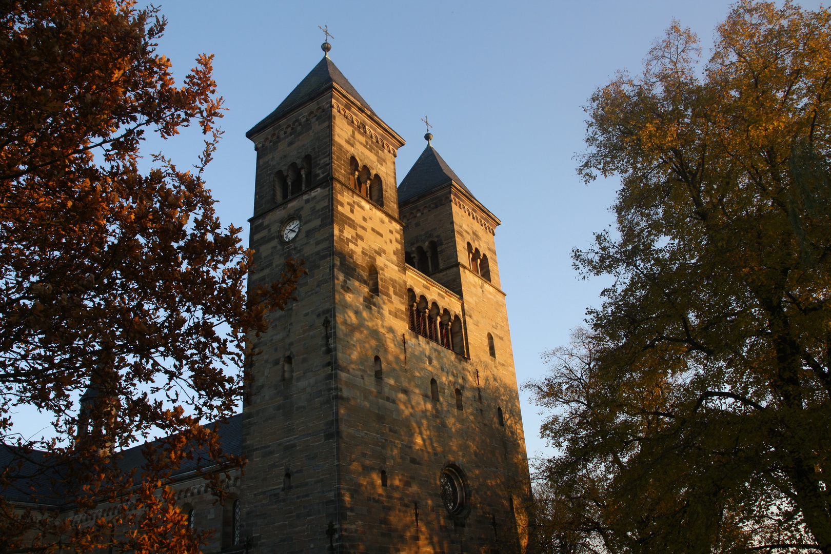 vorhin.... vor unserer Kirche.....