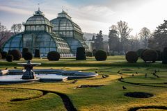 vor'm palmenhaus...