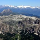 vorne Südtirol - im Hintergrund Österreich