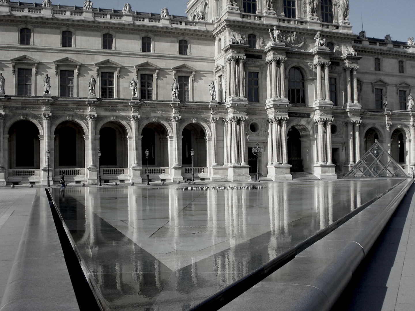 Vorplatz Louvre
