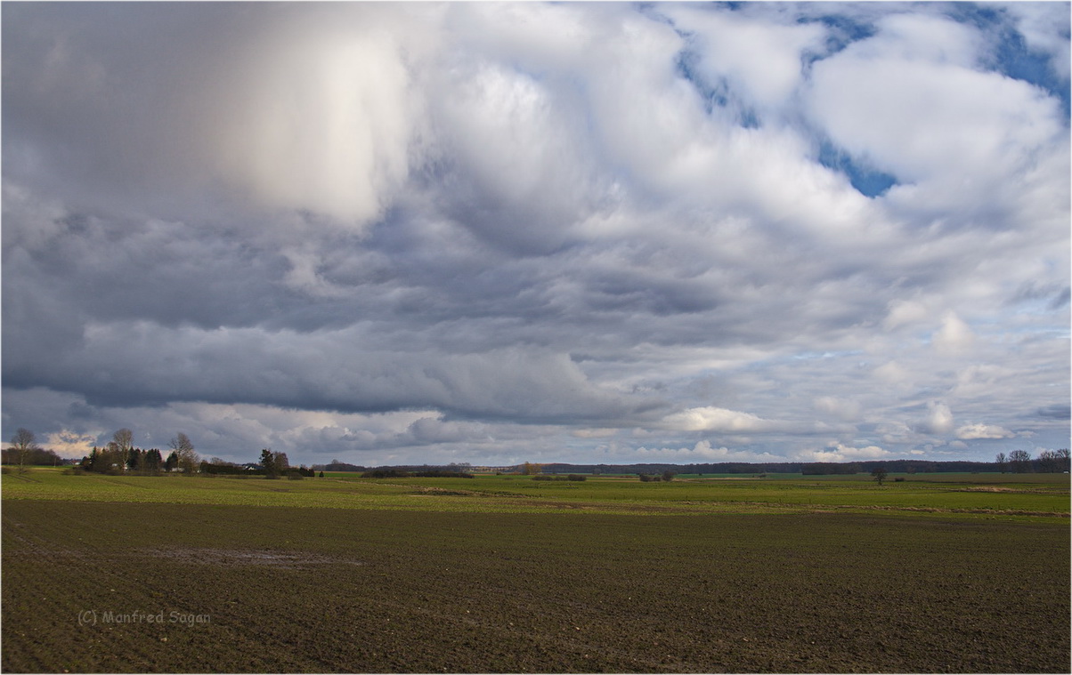 Vorpommern - Weites Land unter Wolken...