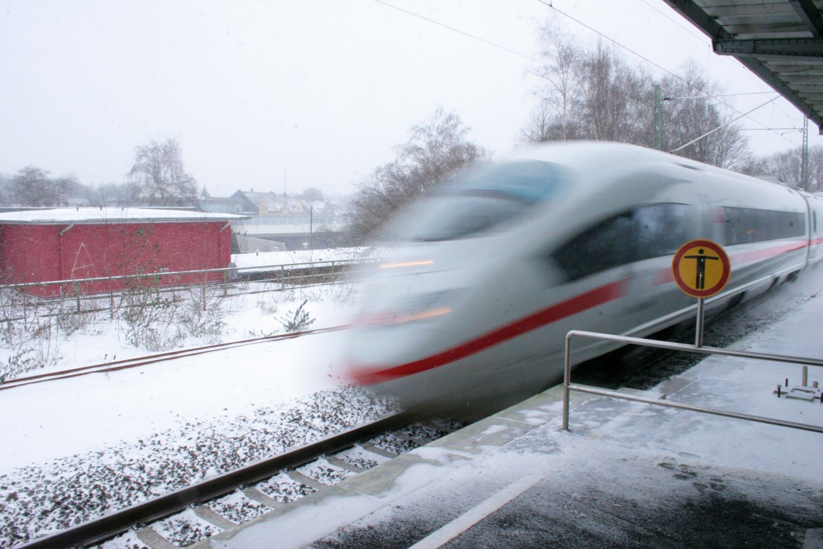 Vorsicht an der Bahnsteigkante