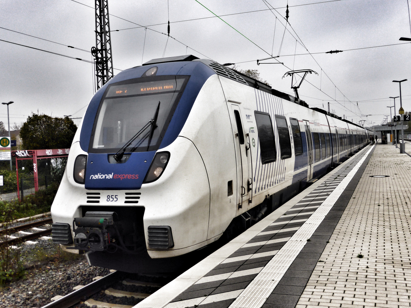 Vorsicht an der Bahnsteigkante 