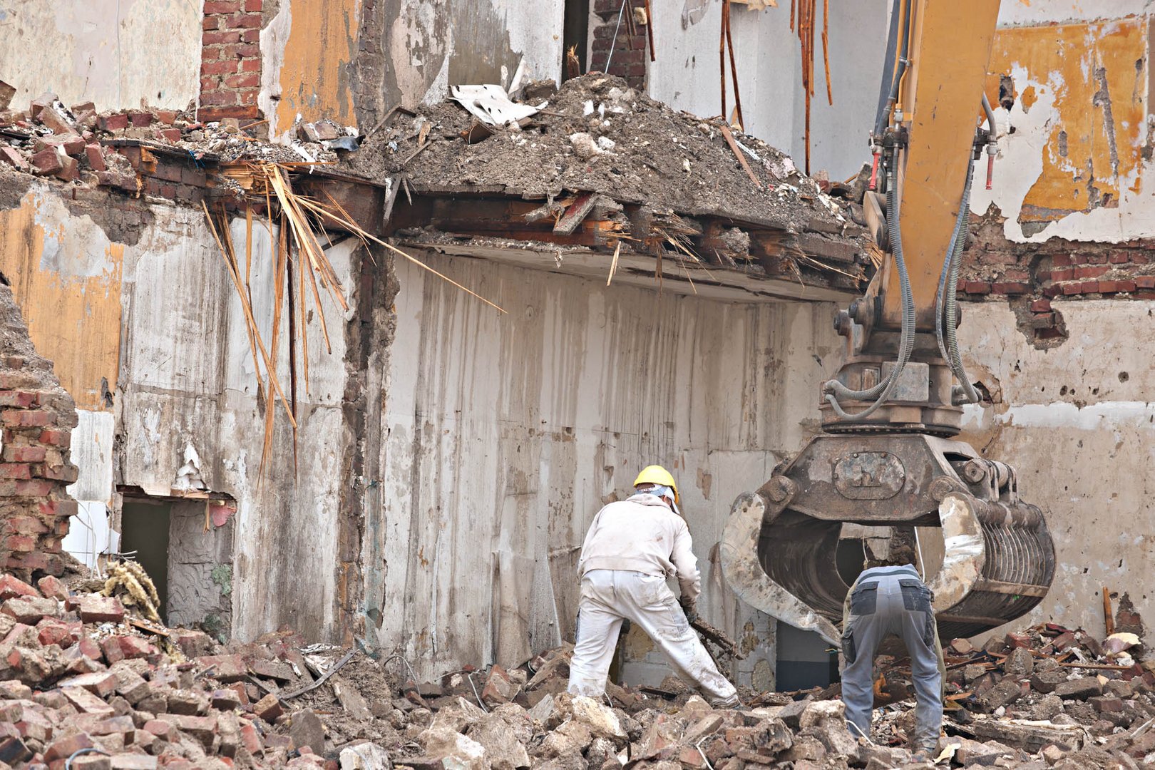 Vorsicht Lebensgefahr - Betreten der Baustelle nur für Mitarbeiter!!!