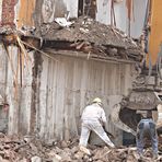 Vorsicht Lebensgefahr - Betreten der Baustelle nur für Mitarbeiter!!!