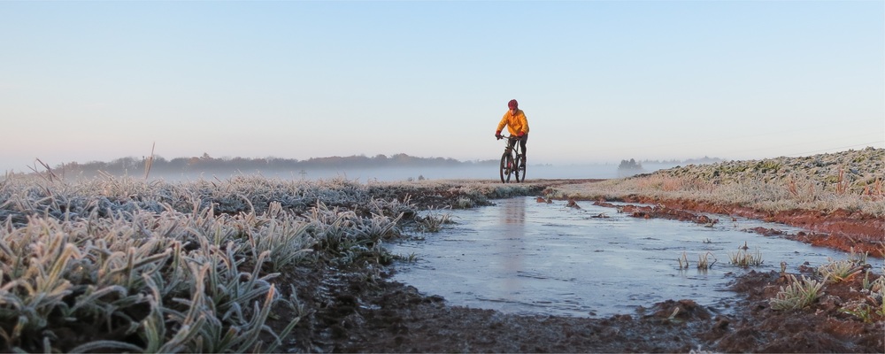 Vorsicht:gefrorene Pfütze