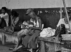 vorstadtbahnhof yangon, burma 2011