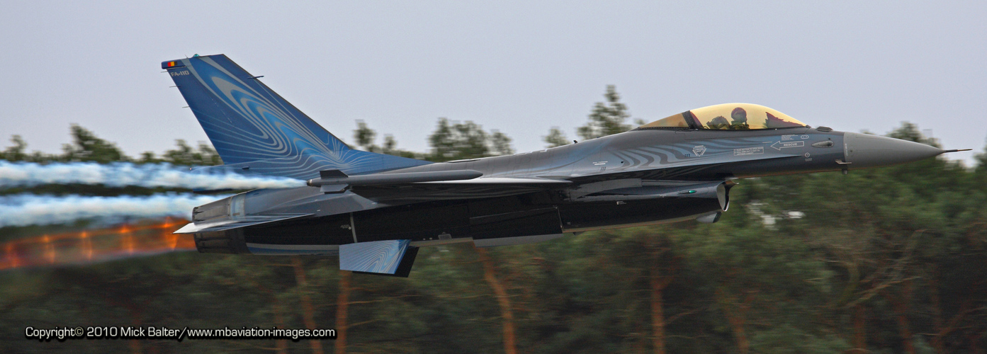 *** VORTEX on the go.... F-16 Demo Team Roll-out - Kleine Brogel ***