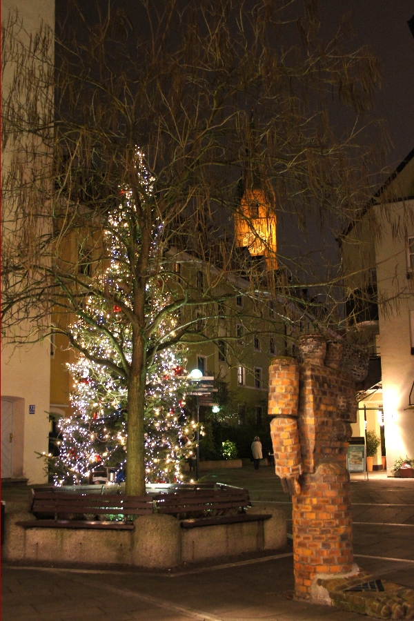 Vorweihnachtliche Hinterhofidylle