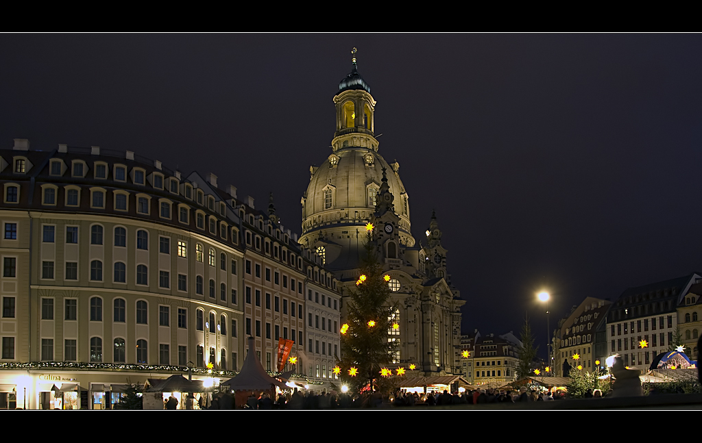 Vorweihnachtlicher Neumarkt